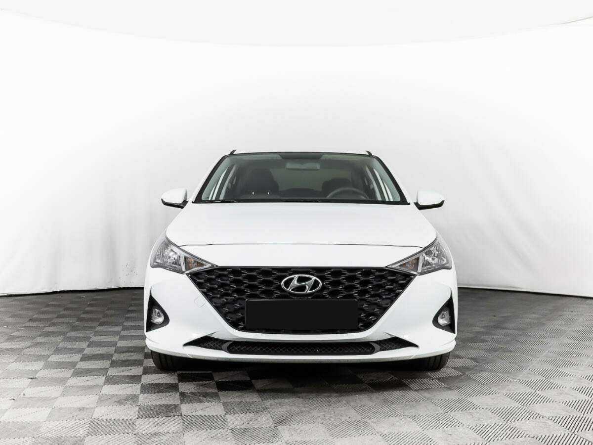 Купить Hyundai Solaris с пробегом. Фото: #1
