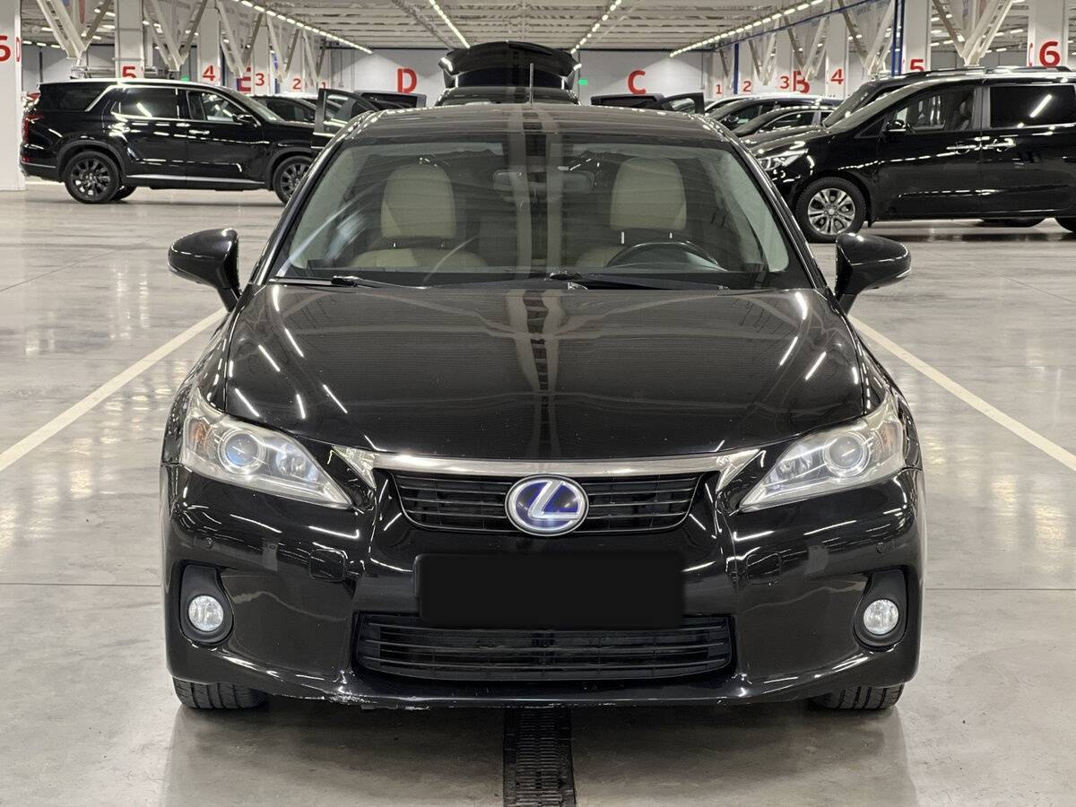 Купить Lexus CT с пробегом. Фото: #1