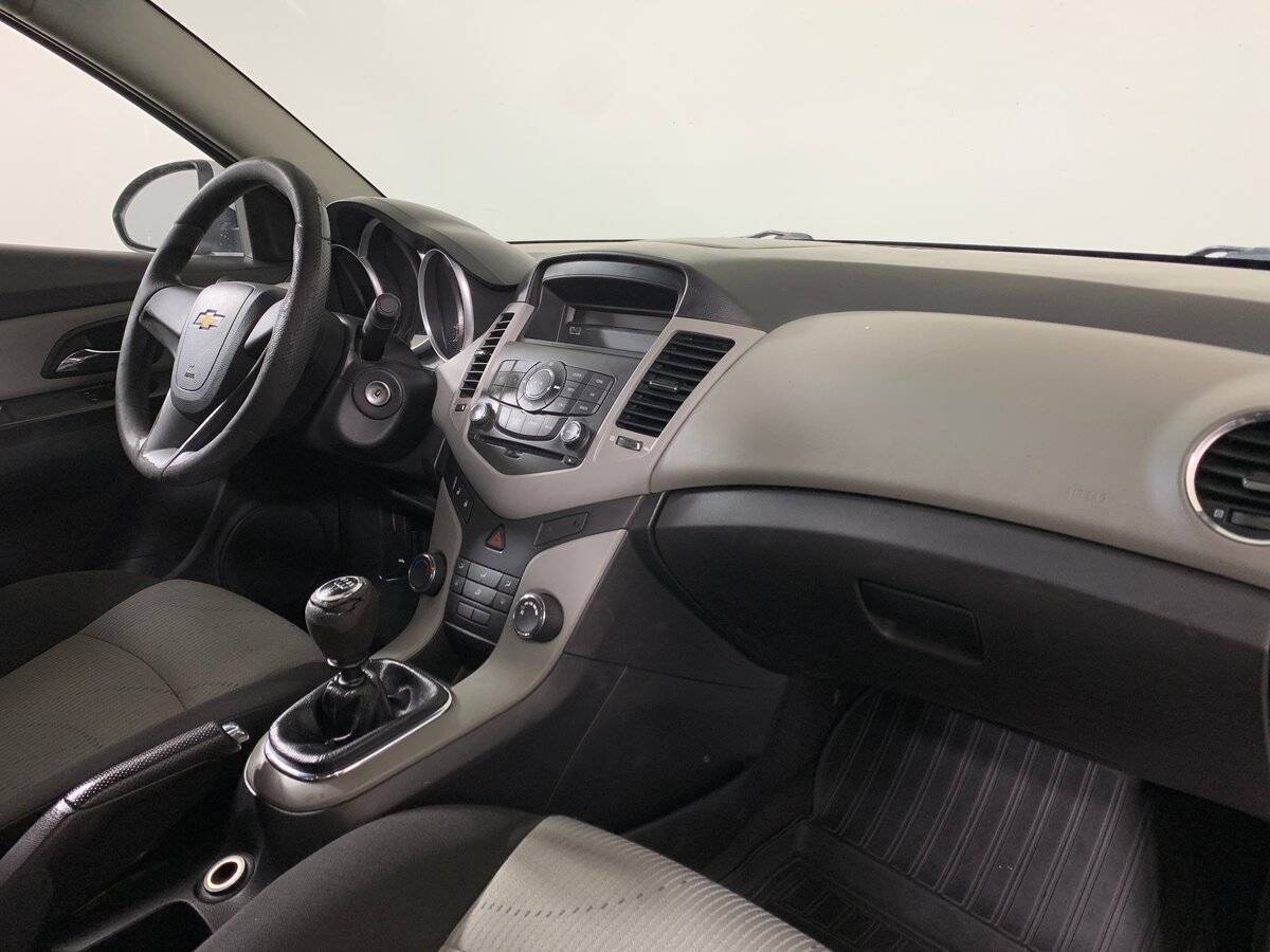 Купить Chevrolet Cruze с пробегом. Фото: #12