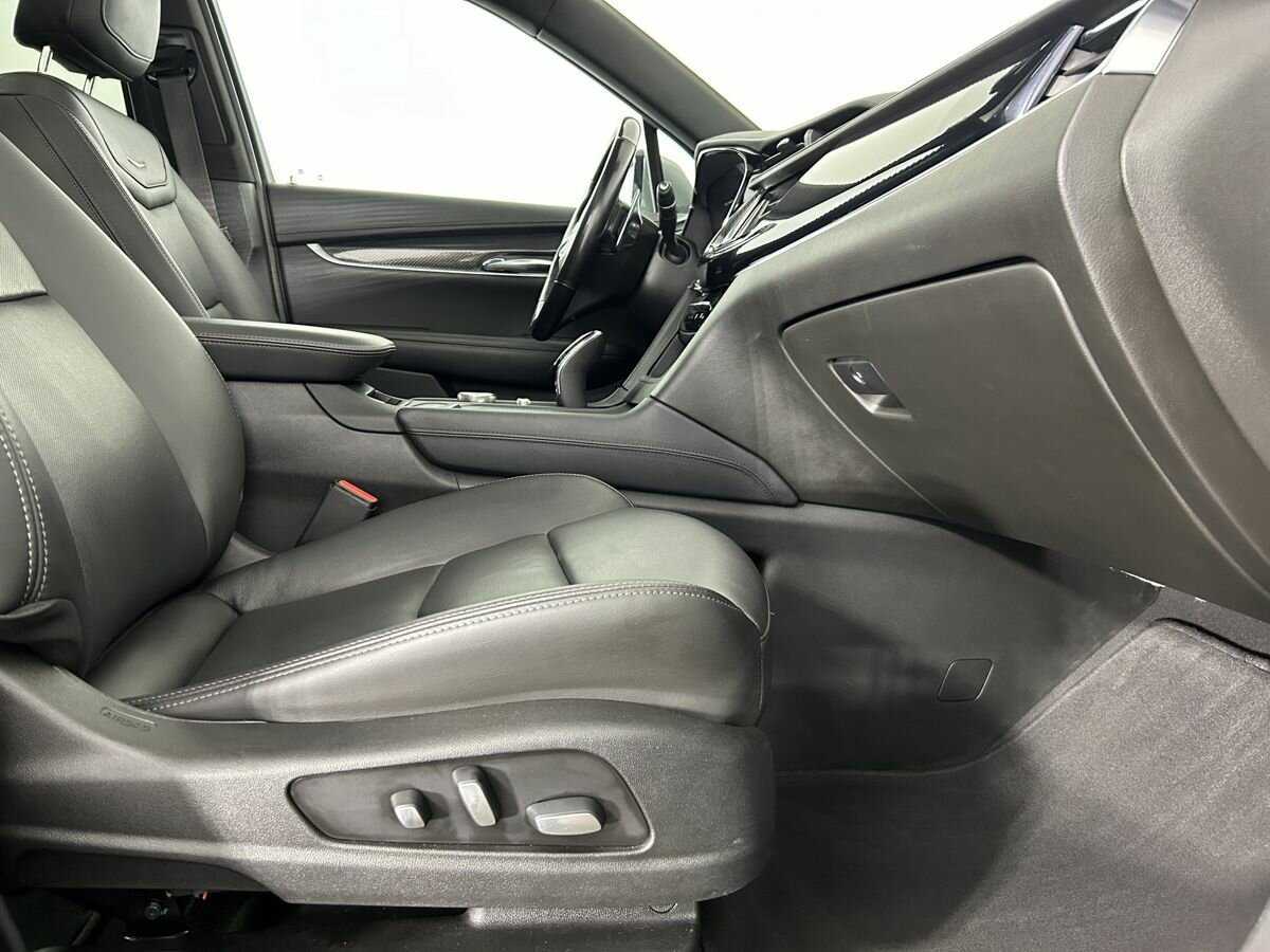 Купить Cadillac XT6 с пробегом. Фото: #12