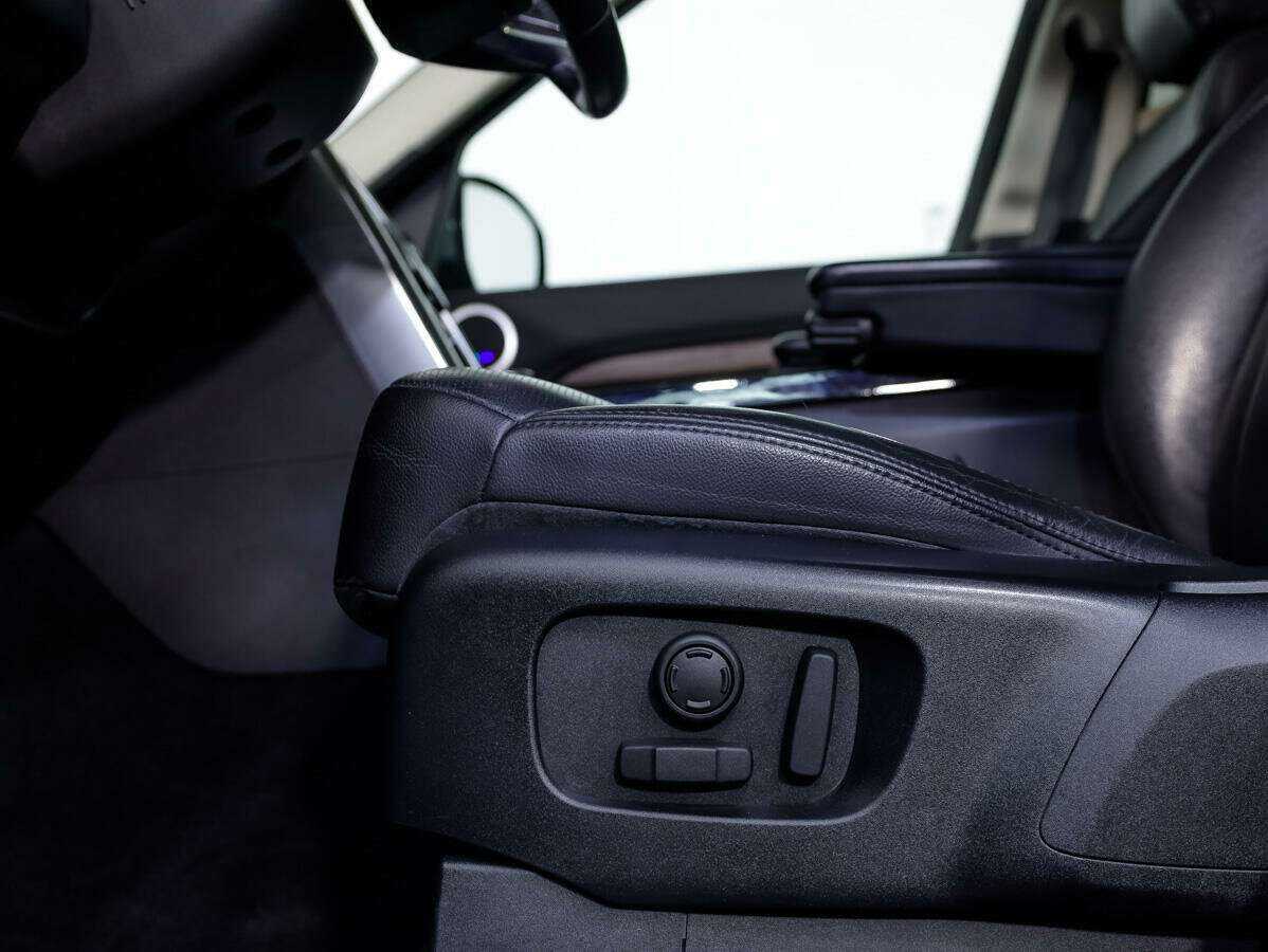 Купить Land Rover Discovery с пробегом. Фото: #20