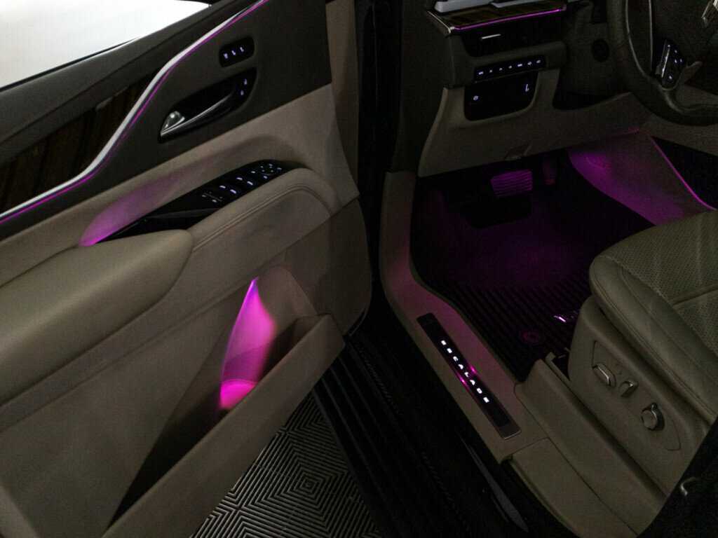 Купить Cadillac Escalade с пробегом. Фото: #29