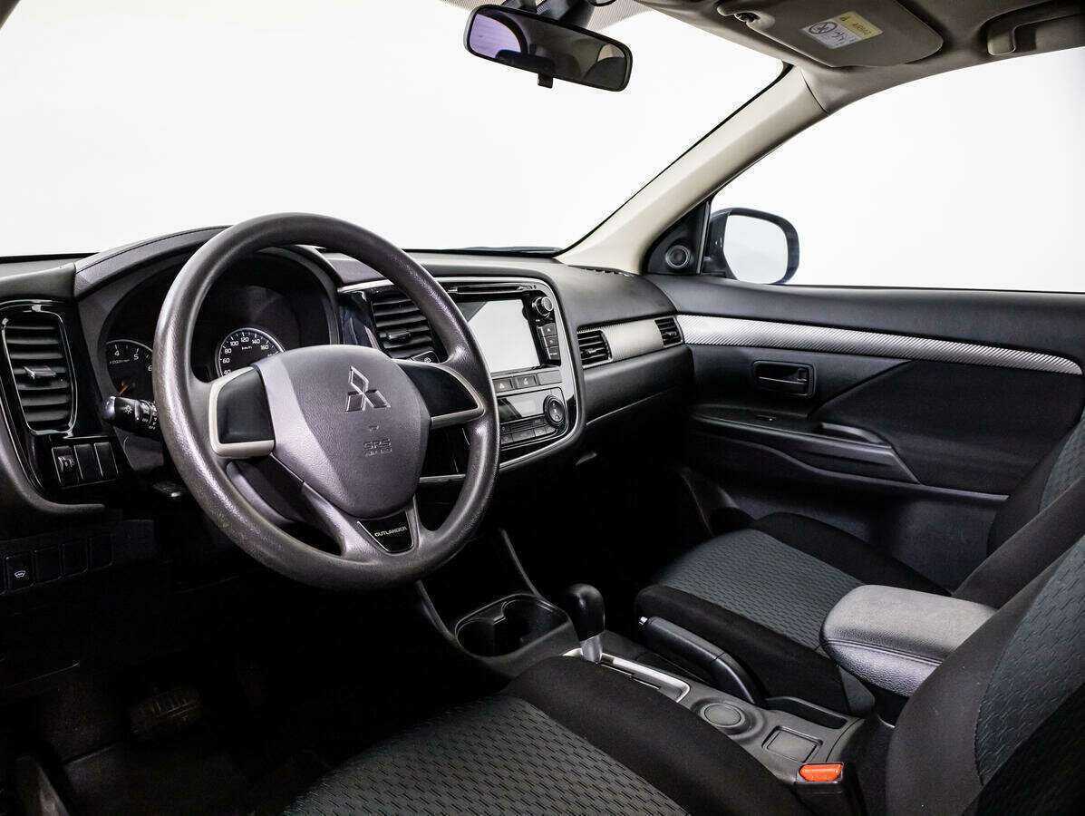 Купить Mitsubishi Outlander с пробегом. Фото: #10