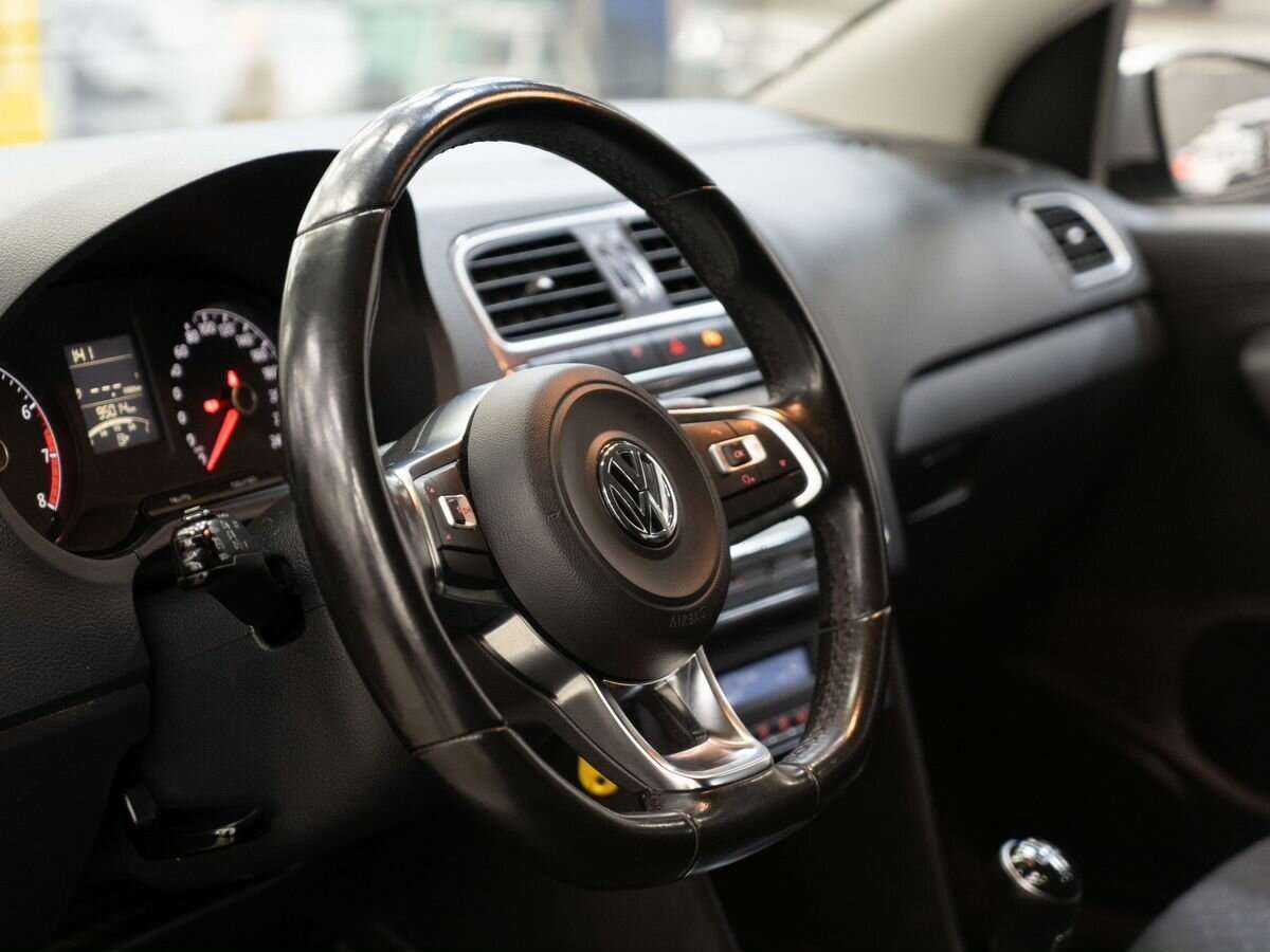 Купить Volkswagen Polo с пробегом. Фото: #4