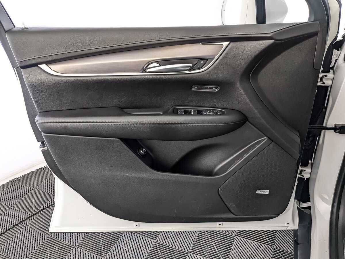 Купить Cadillac XT5 с пробегом. Фото: #14