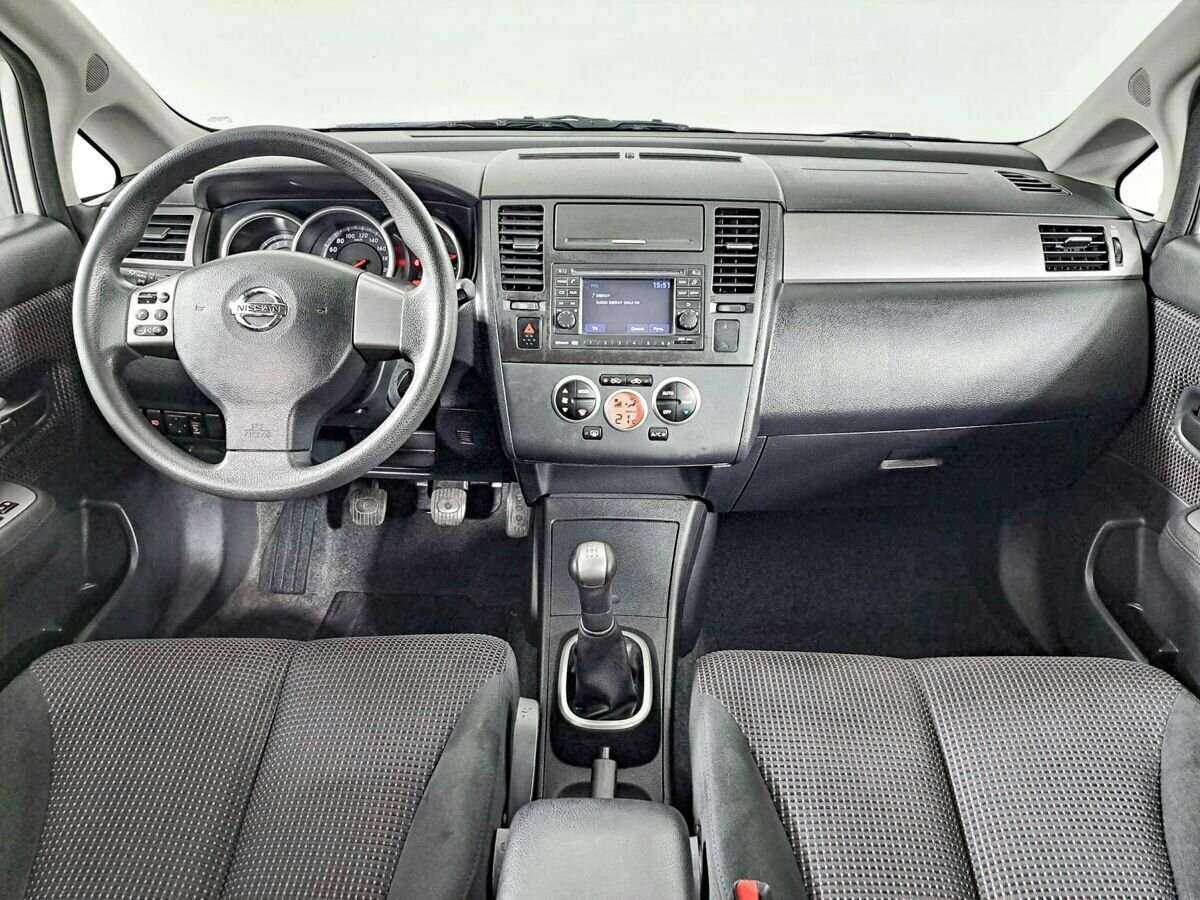 Купить Nissan Tiida с пробегом. Фото: #11