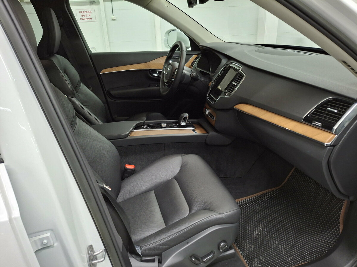 Купить Volvo XC90 с пробегом. Фото: #10