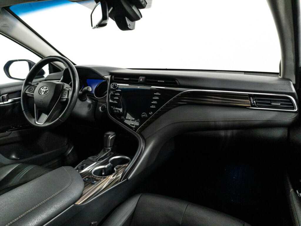 Купить Toyota Camry с пробегом. Фото: #7