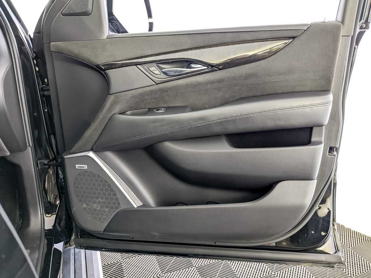 Купить Cadillac Escalade с пробегом. Фото: #20