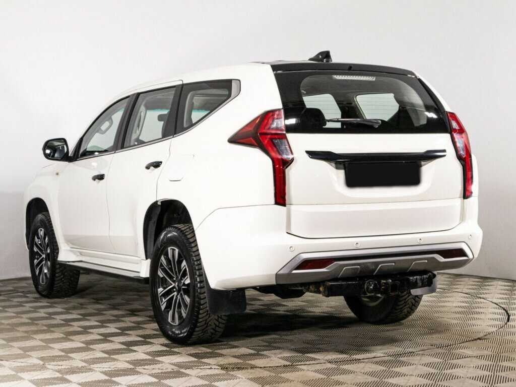 Купить Mitsubishi Montero Sport с пробегом. Фото: #5