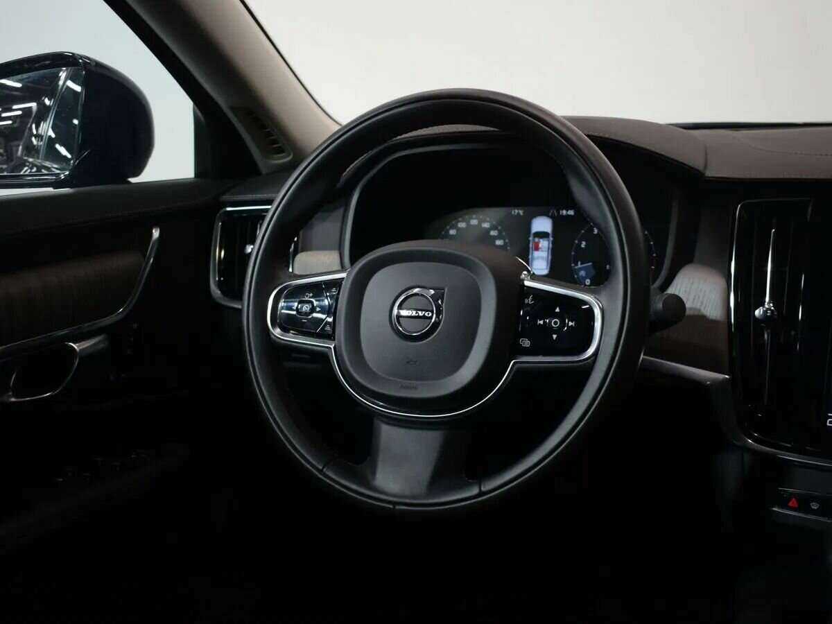 Купить Volvo S90 с пробегом. Фото: #9