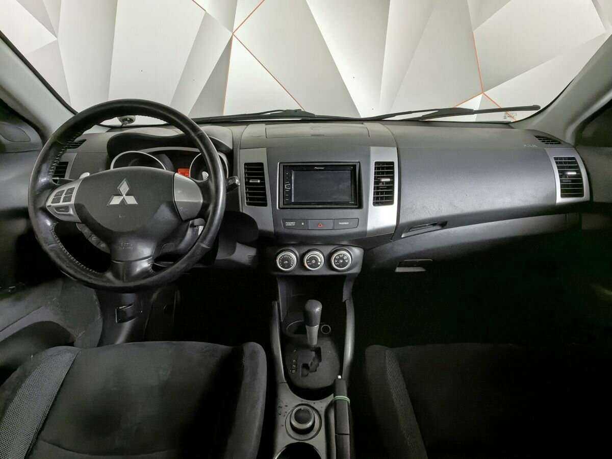 Купить Mitsubishi Outlander с пробегом. Фото: #9
