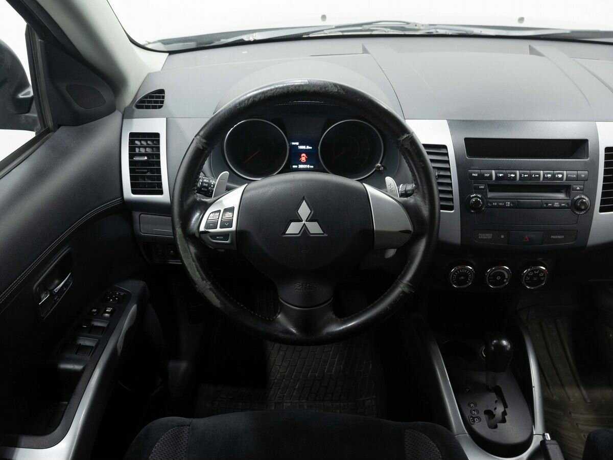 Купить Mitsubishi Outlander с пробегом. Фото: #13
