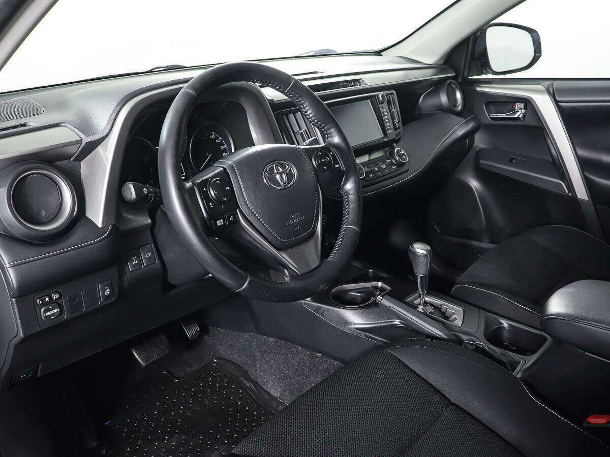 Купить Toyota RAV4 с пробегом. Фото: #12