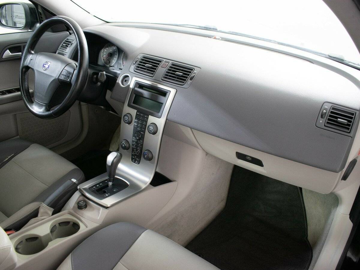 Купить Volvo S40 с пробегом. Фото: #6