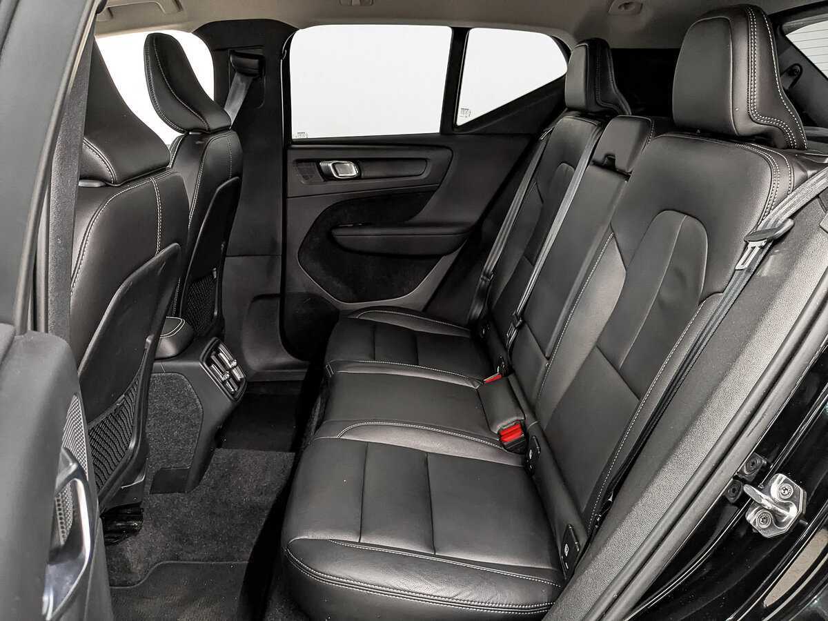 Купить Volvo XC40 с пробегом. Фото: #16
