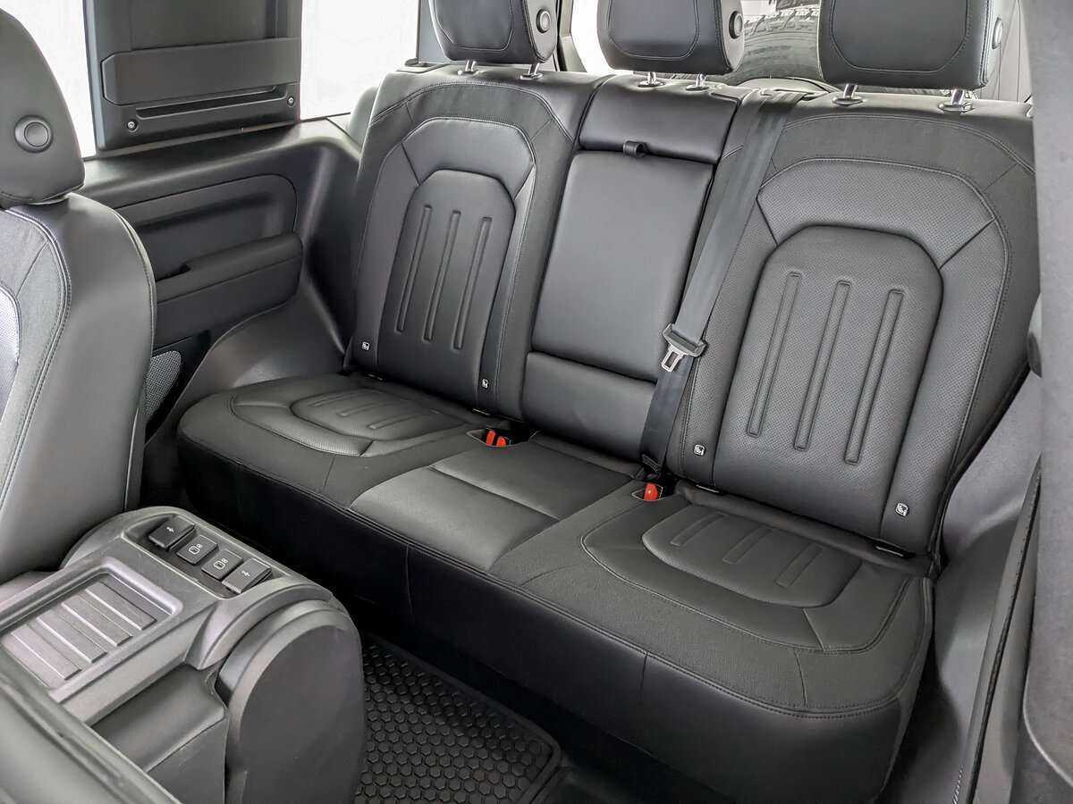 Купить Land Rover Defender с пробегом. Фото: #6
