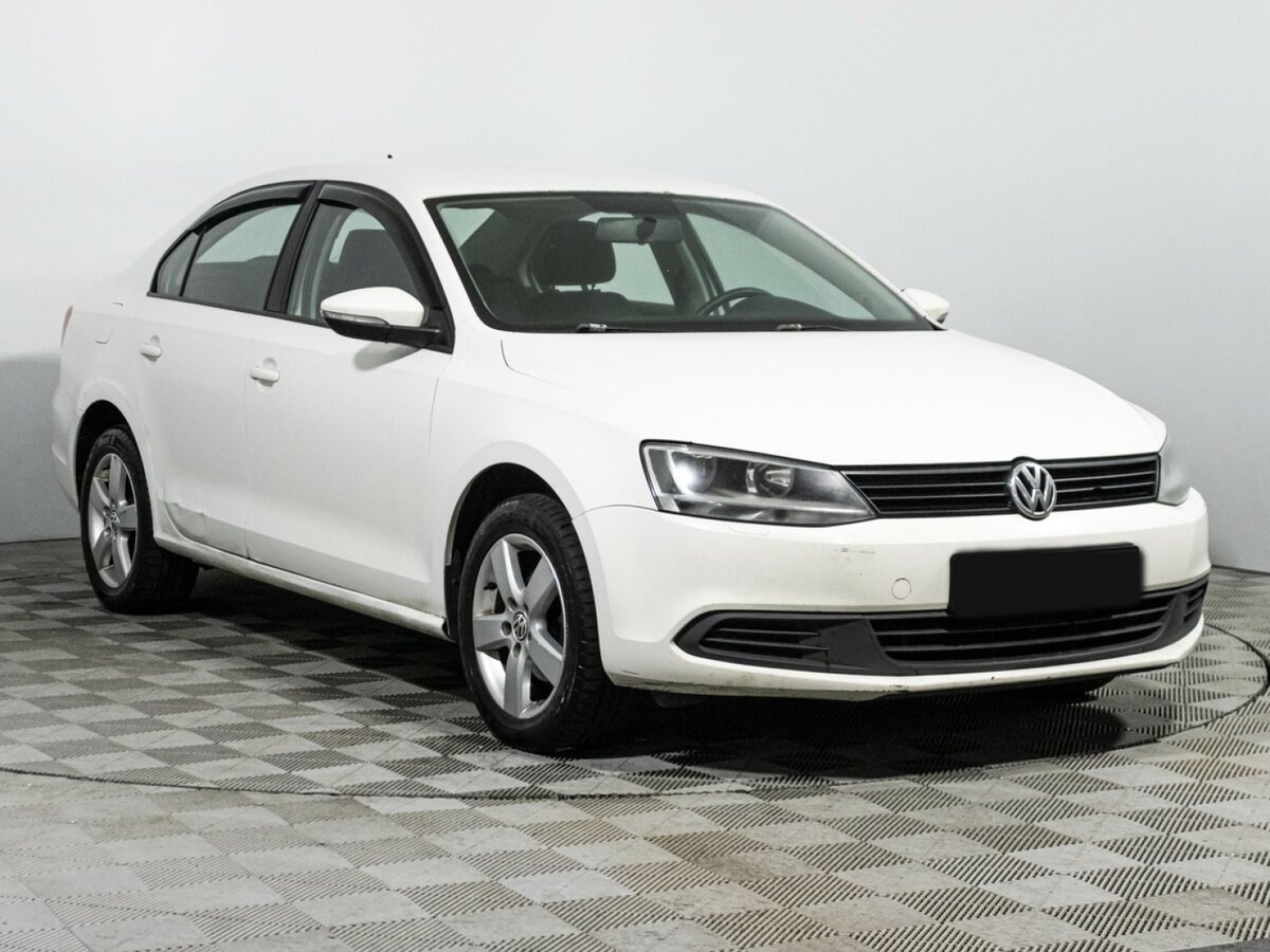 Купить Volkswagen Jetta с пробегом. Фото: #2