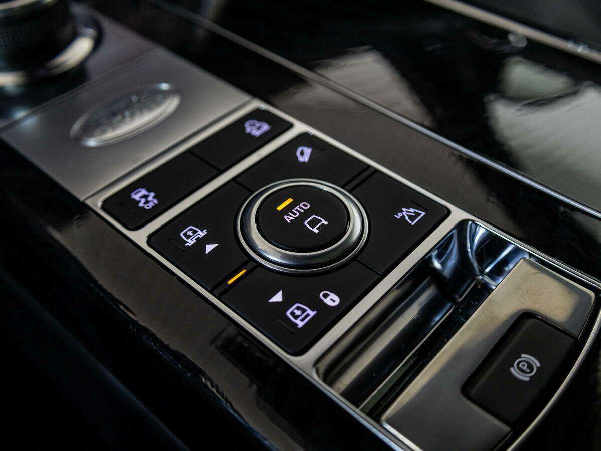 Купить Land Rover Range Rover с пробегом. Фото: #15