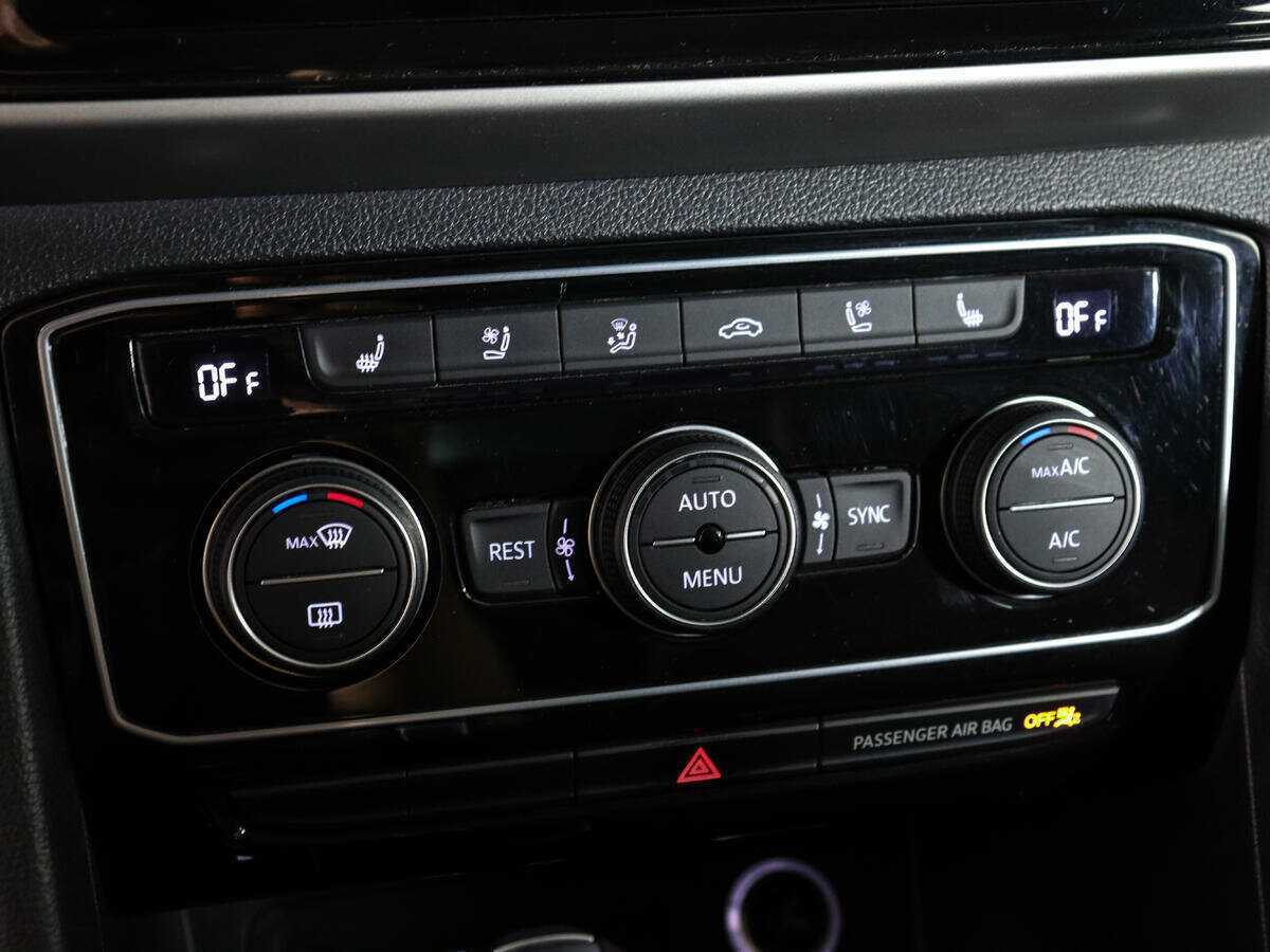 Купить Volkswagen Teramont с пробегом. Фото: #29