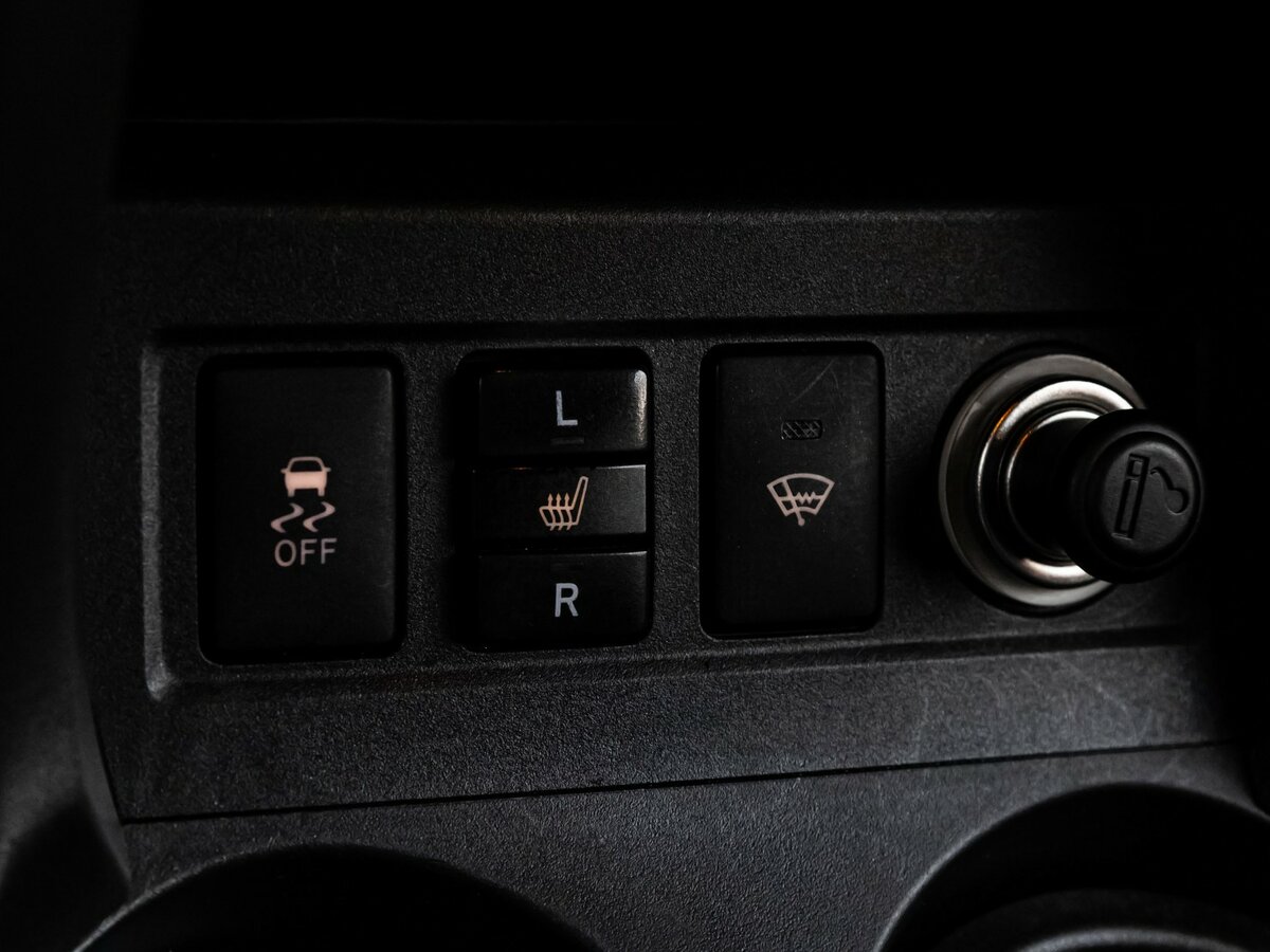 Купить Toyota RAV4 с пробегом. Фото: #15