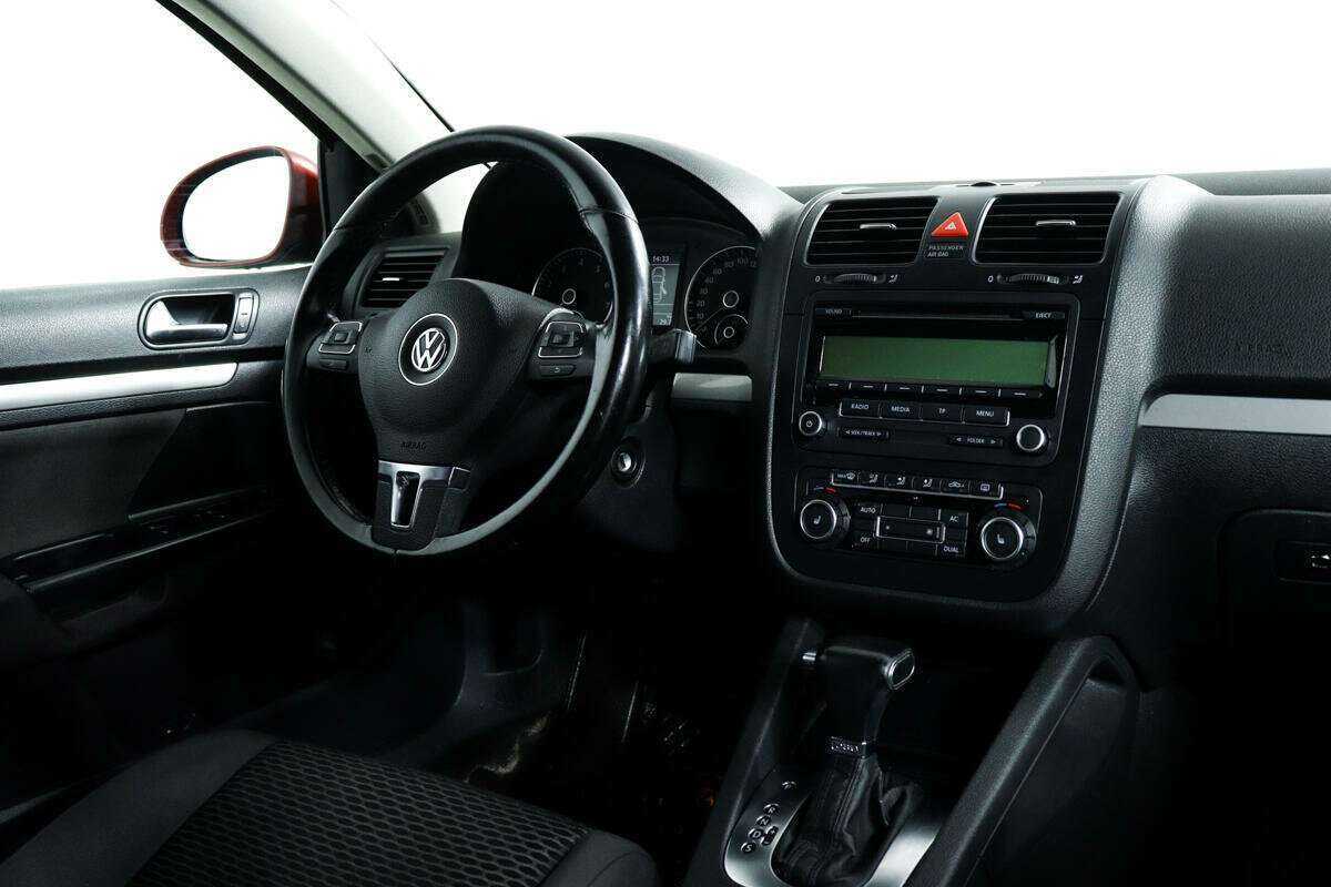 Купить Volkswagen Jetta с пробегом. Фото: #8