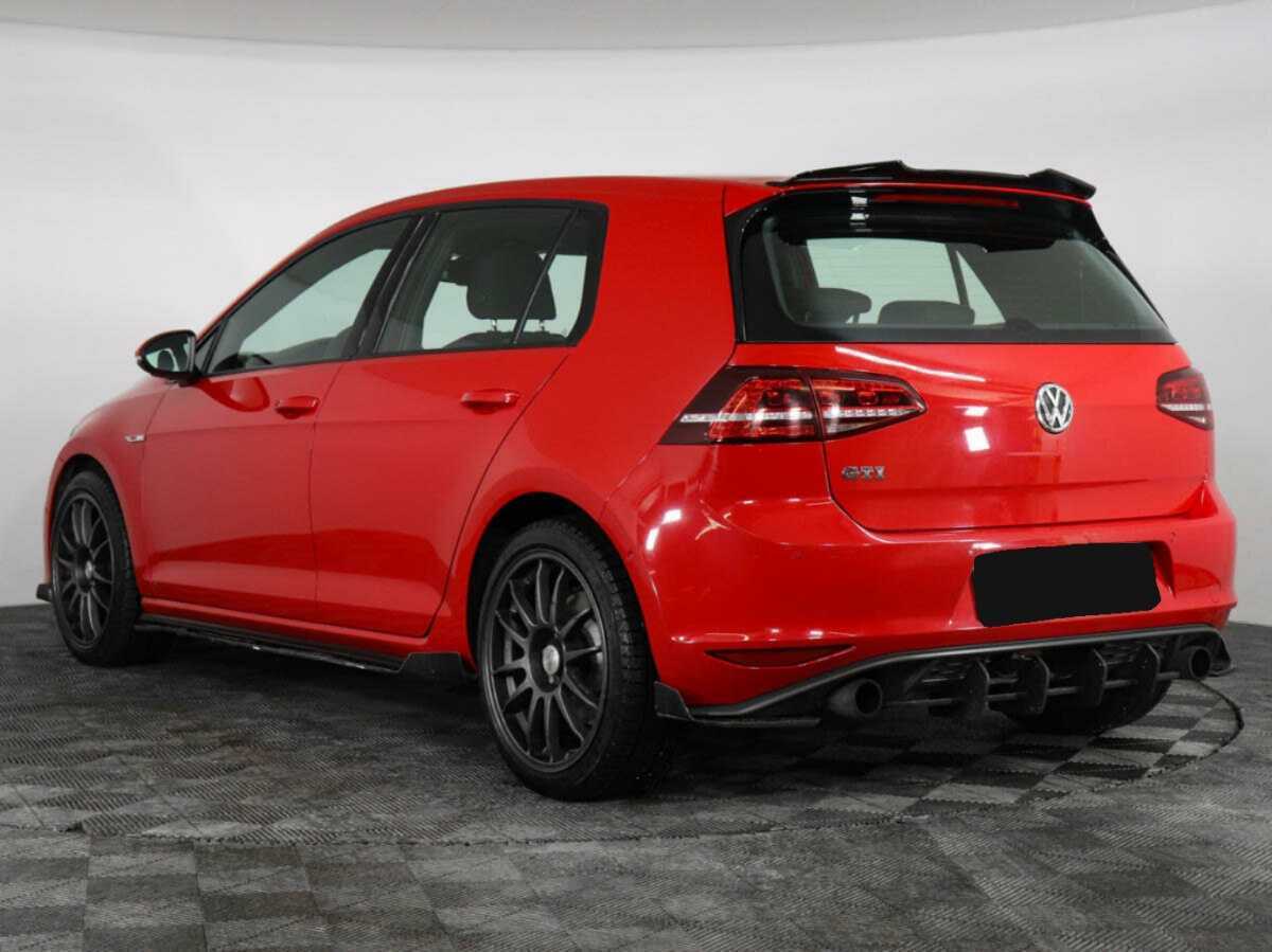 Купить Volkswagen Golf GTI с пробегом. Фото: #5