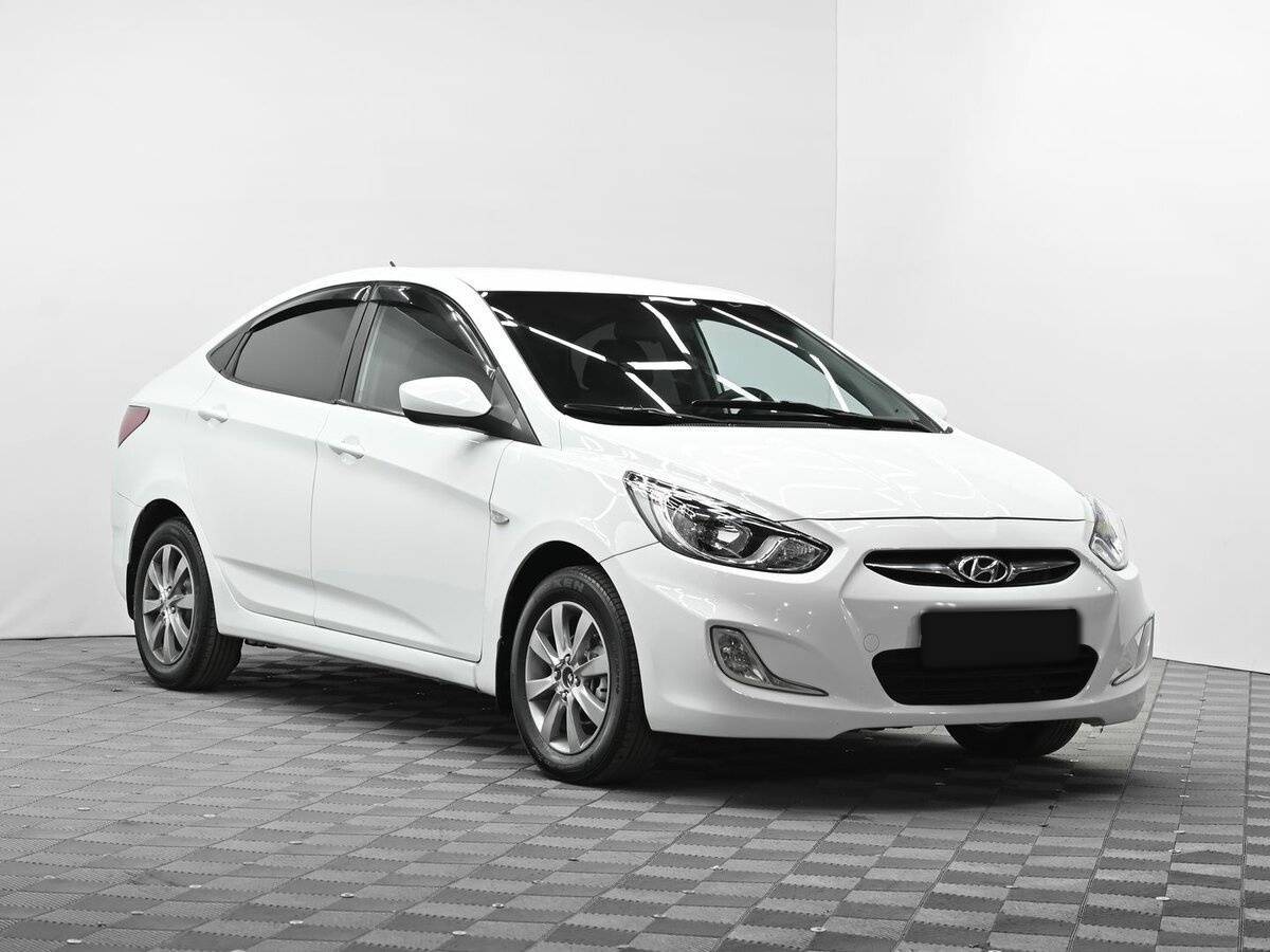 Купить Hyundai Solaris с пробегом. Фото: #1