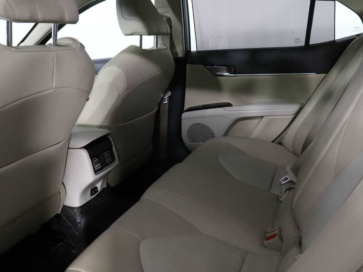 Купить Toyota Camry с пробегом. Фото: #11