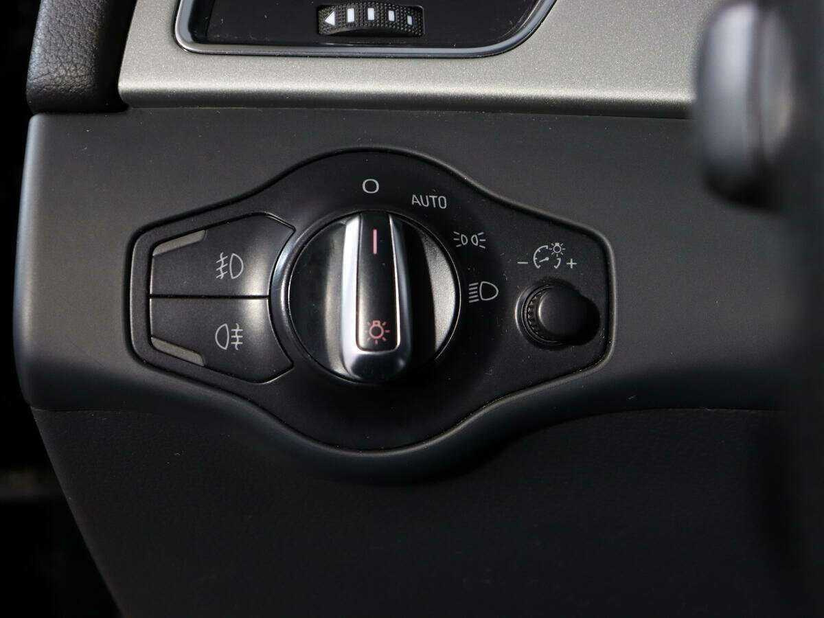 Купить Audi A4 с пробегом. Фото: #15