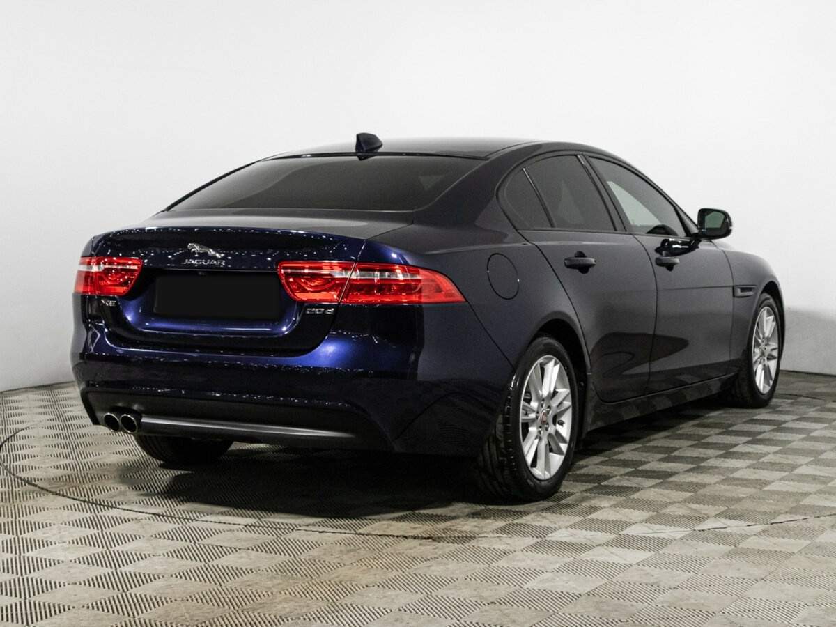 Купить Jaguar XE с пробегом. Фото: #4