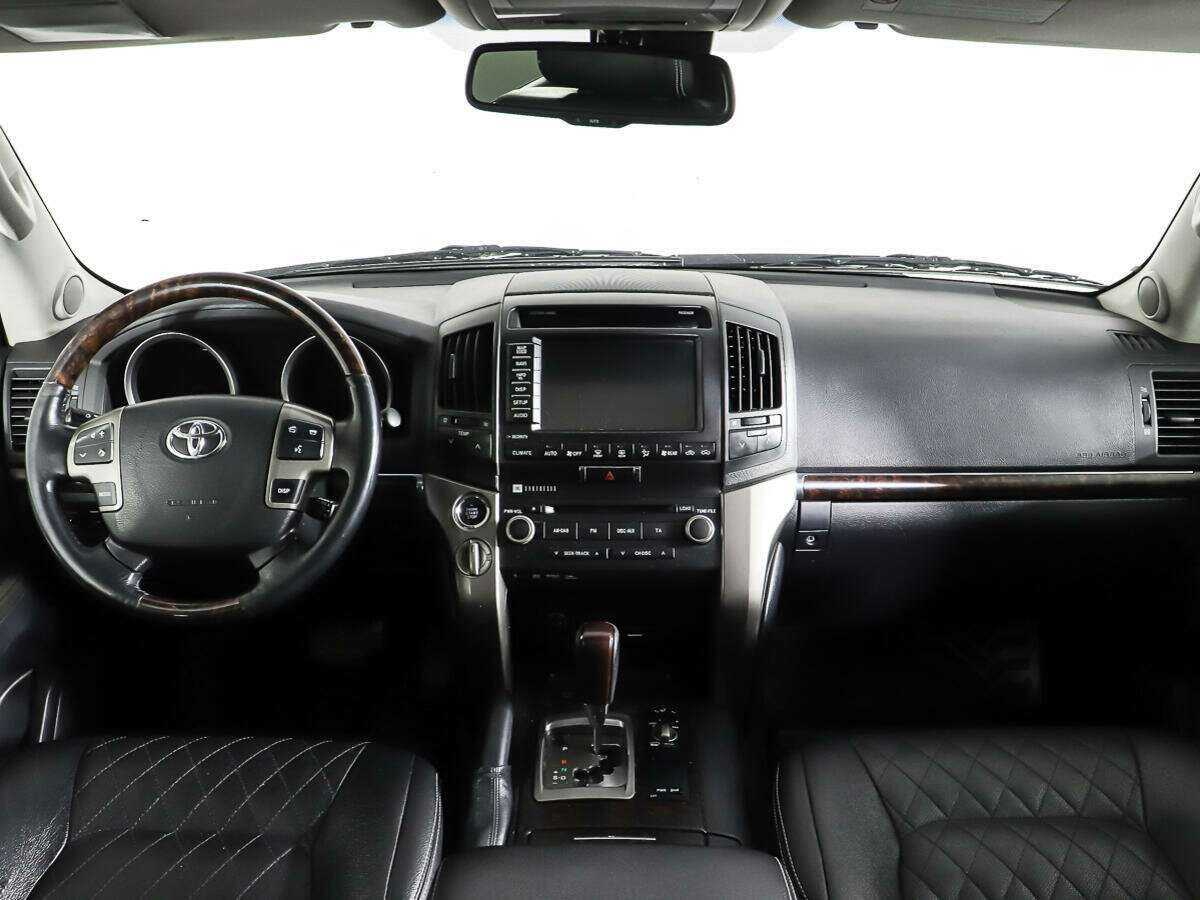 Купить Toyota Land Cruiser с пробегом. Фото: #10