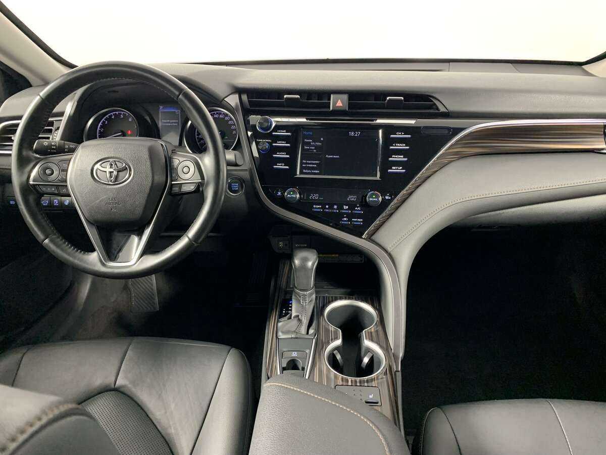 Купить Toyota Camry с пробегом. Фото: #9