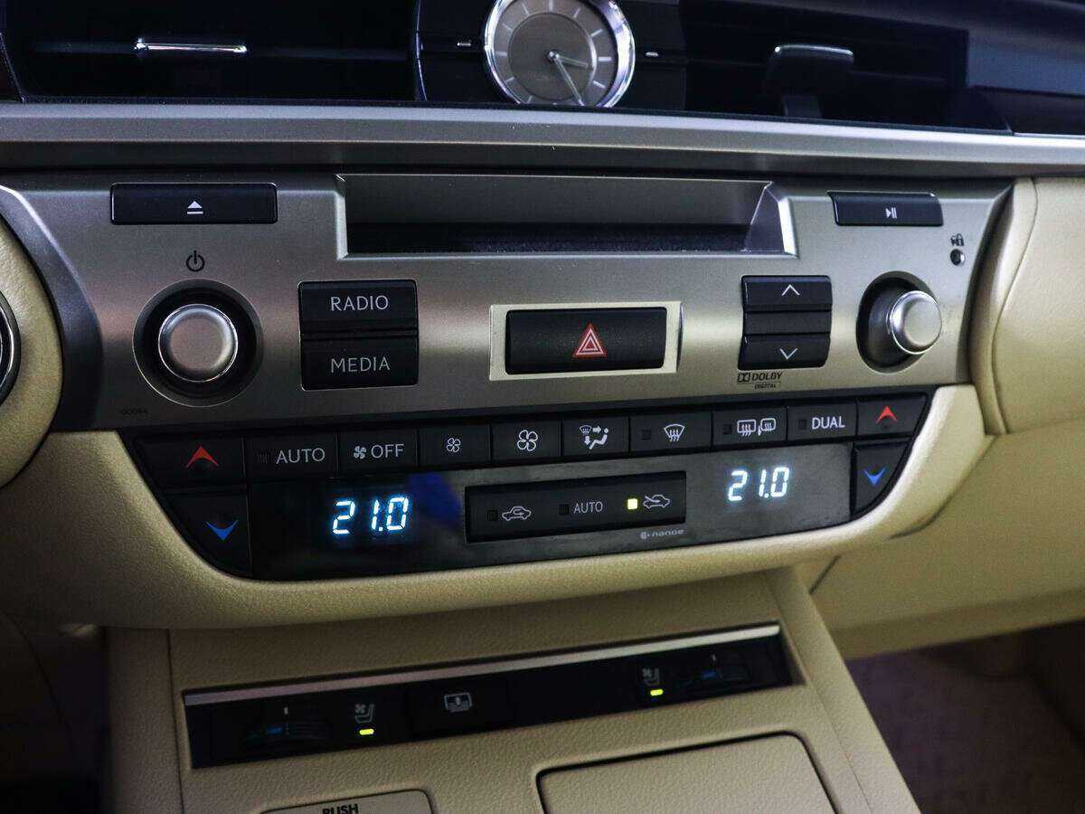 Купить Lexus ES с пробегом. Фото: #17
