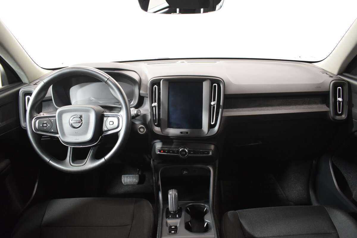 Купить Volvo XC40 с пробегом. Фото: #12
