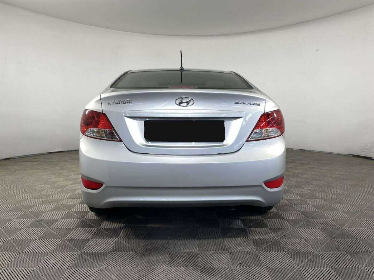 Купить Hyundai Solaris с пробегом. Фото: #2