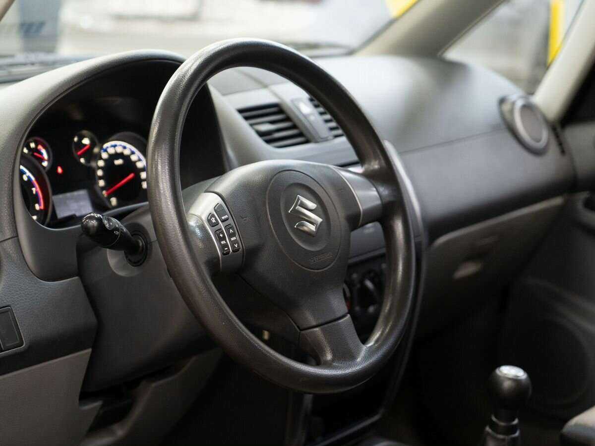 Купить Suzuki SX4 с пробегом. Фото: #4