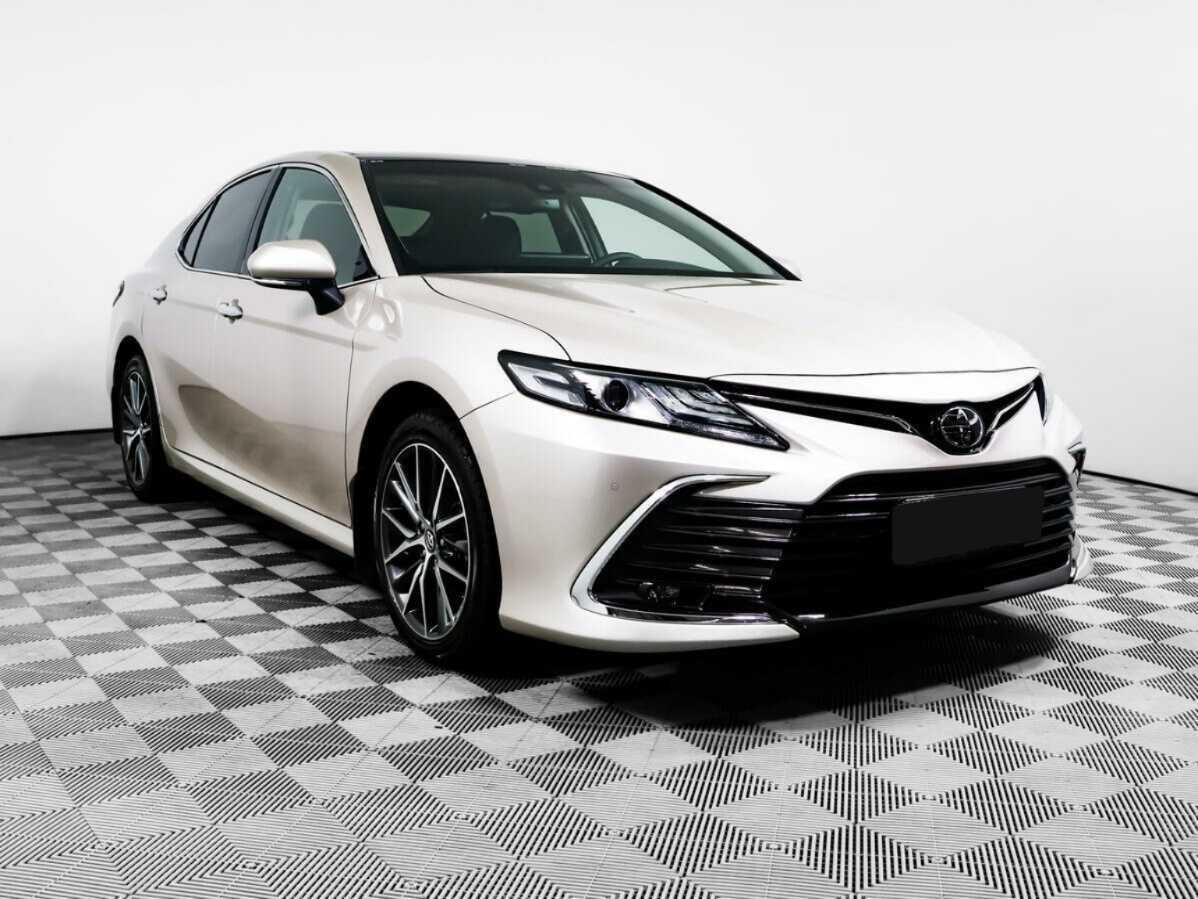 Купить Toyota Camry с пробегом. Фото: #2