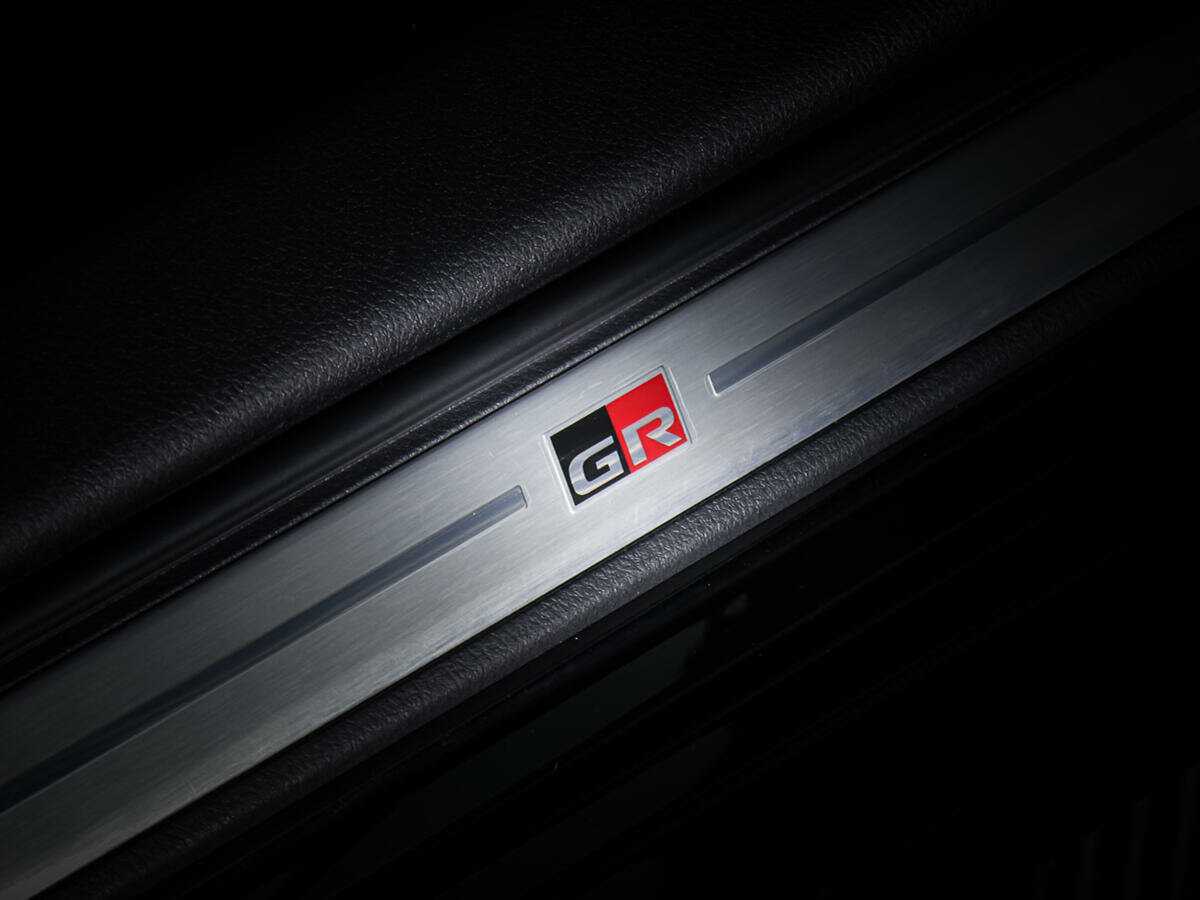 Купить Toyota Camry с пробегом. Фото: #20