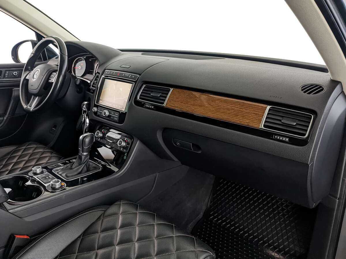 Купить Volkswagen Touareg с пробегом. Фото: #8