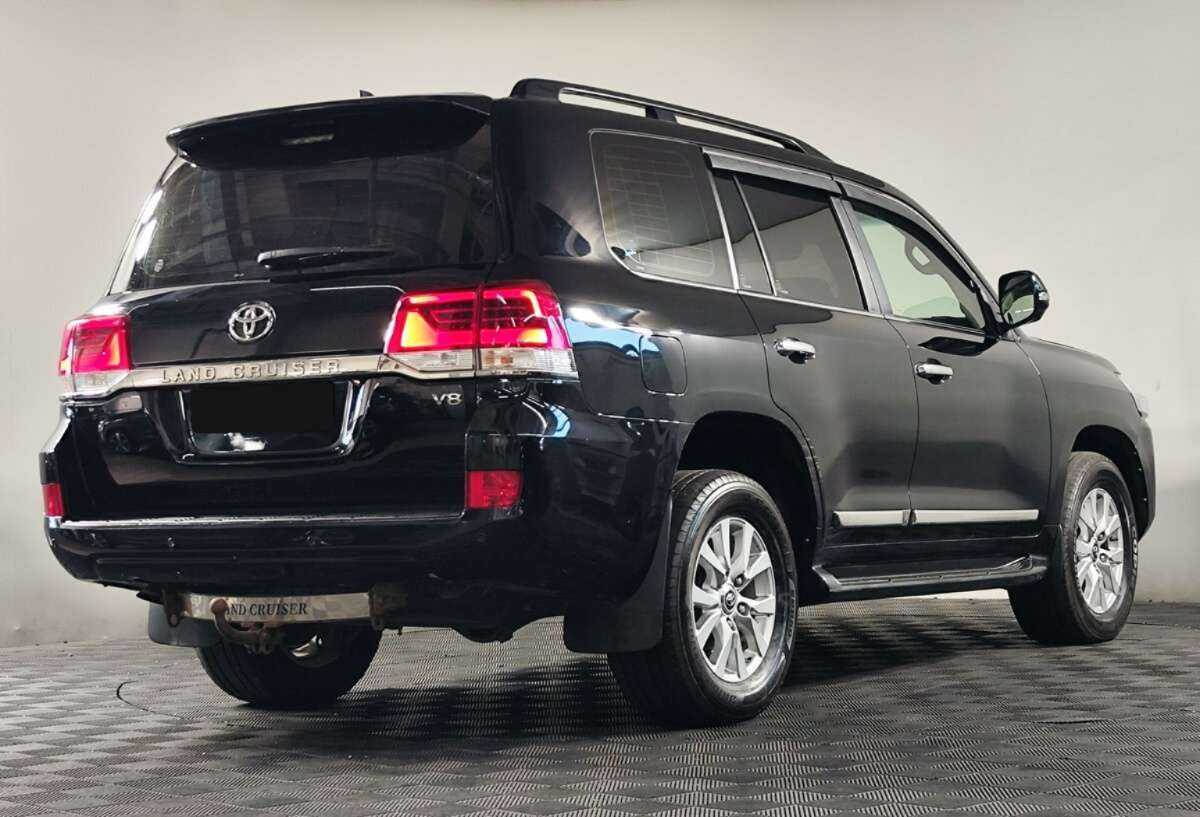 Купить Toyota Land Cruiser с пробегом. Фото: #3