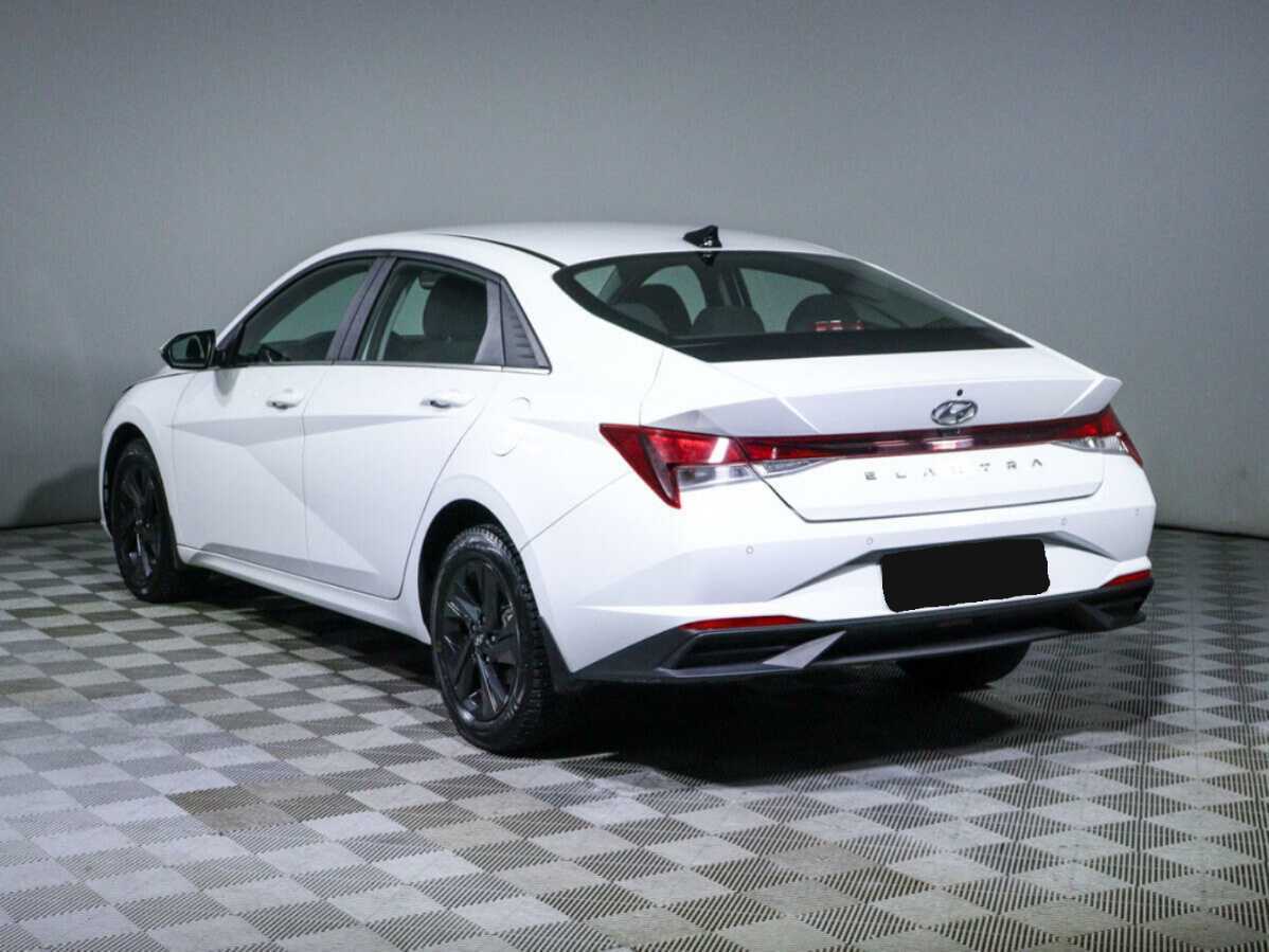 Купить Hyundai Elantra с пробегом. Фото: #6