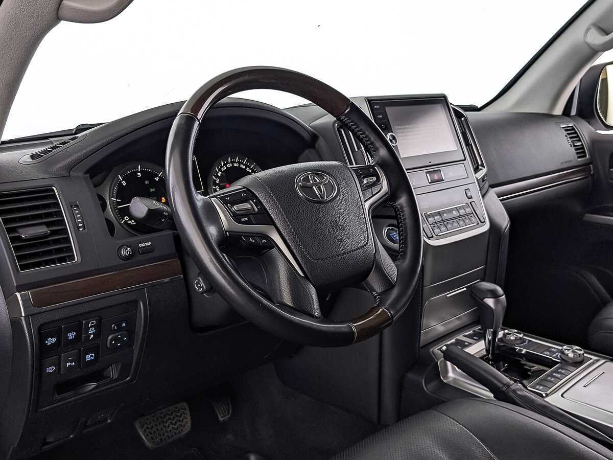 Купить Toyota Land Cruiser с пробегом. Фото: #12