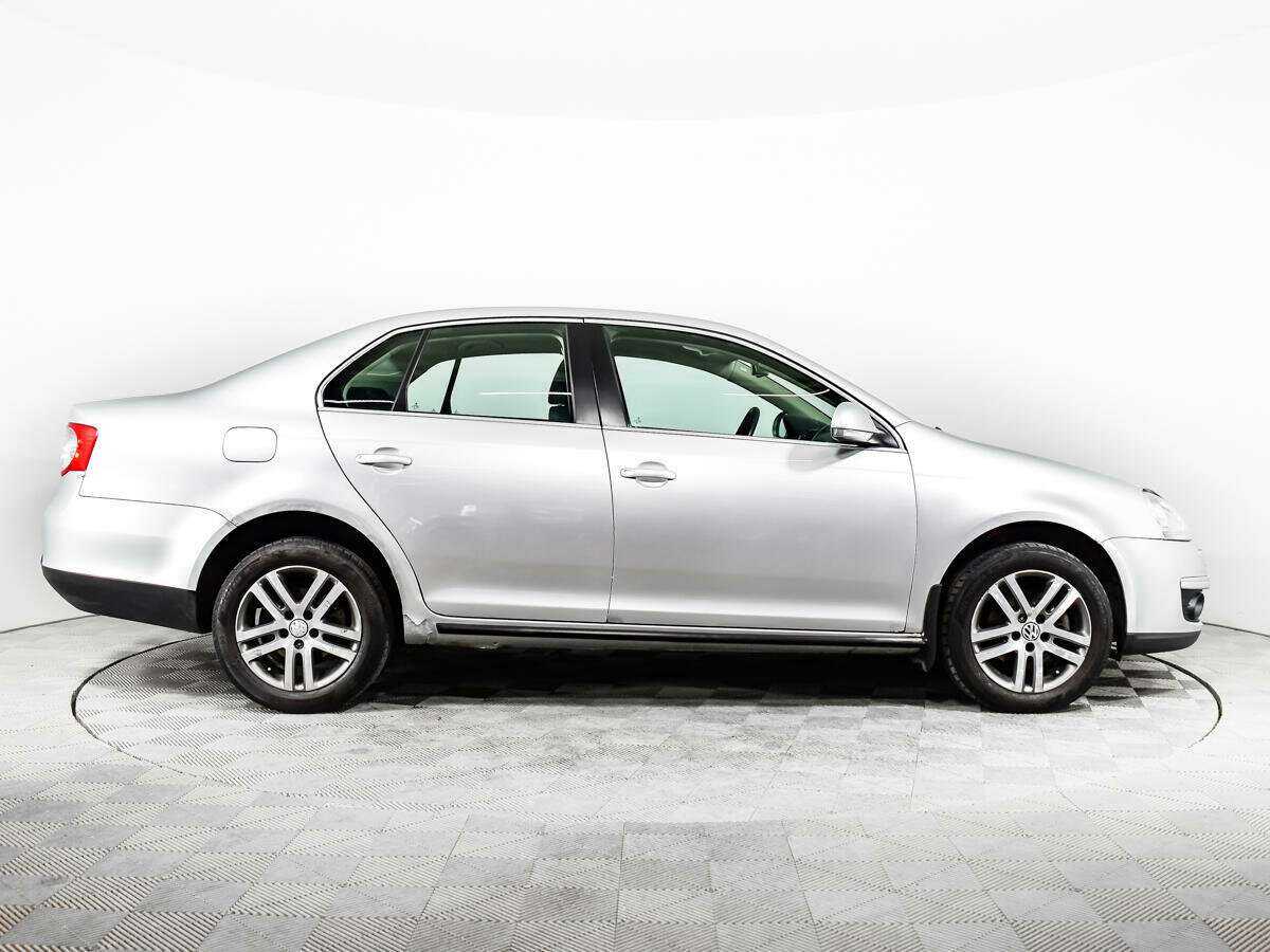 Купить Volkswagen Jetta с пробегом. Фото: #3