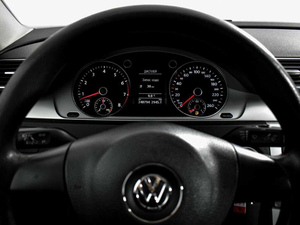 Купить Volkswagen Passat с пробегом. Фото: #12