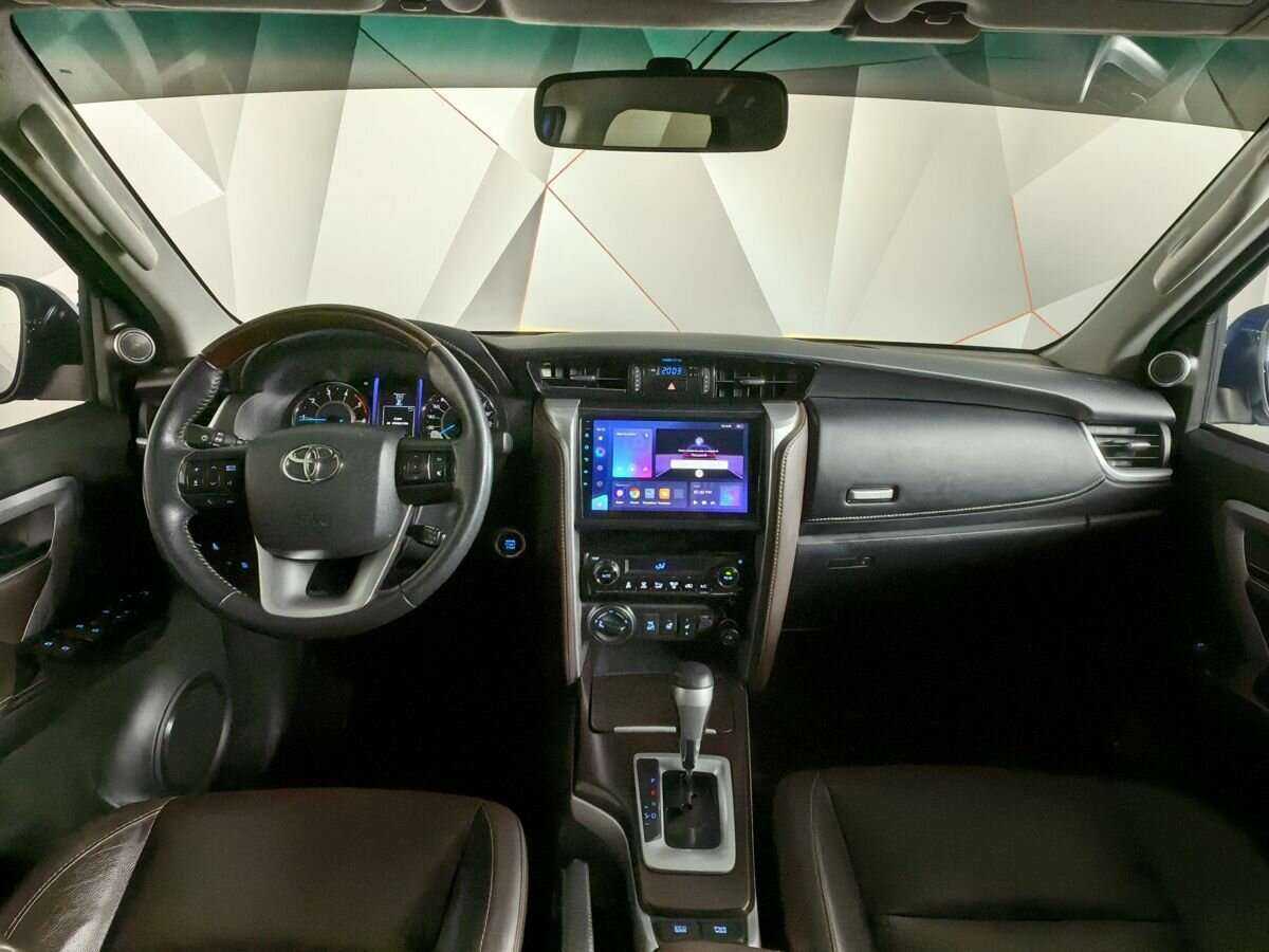 Купить Toyota Fortuner с пробегом. Фото: #9