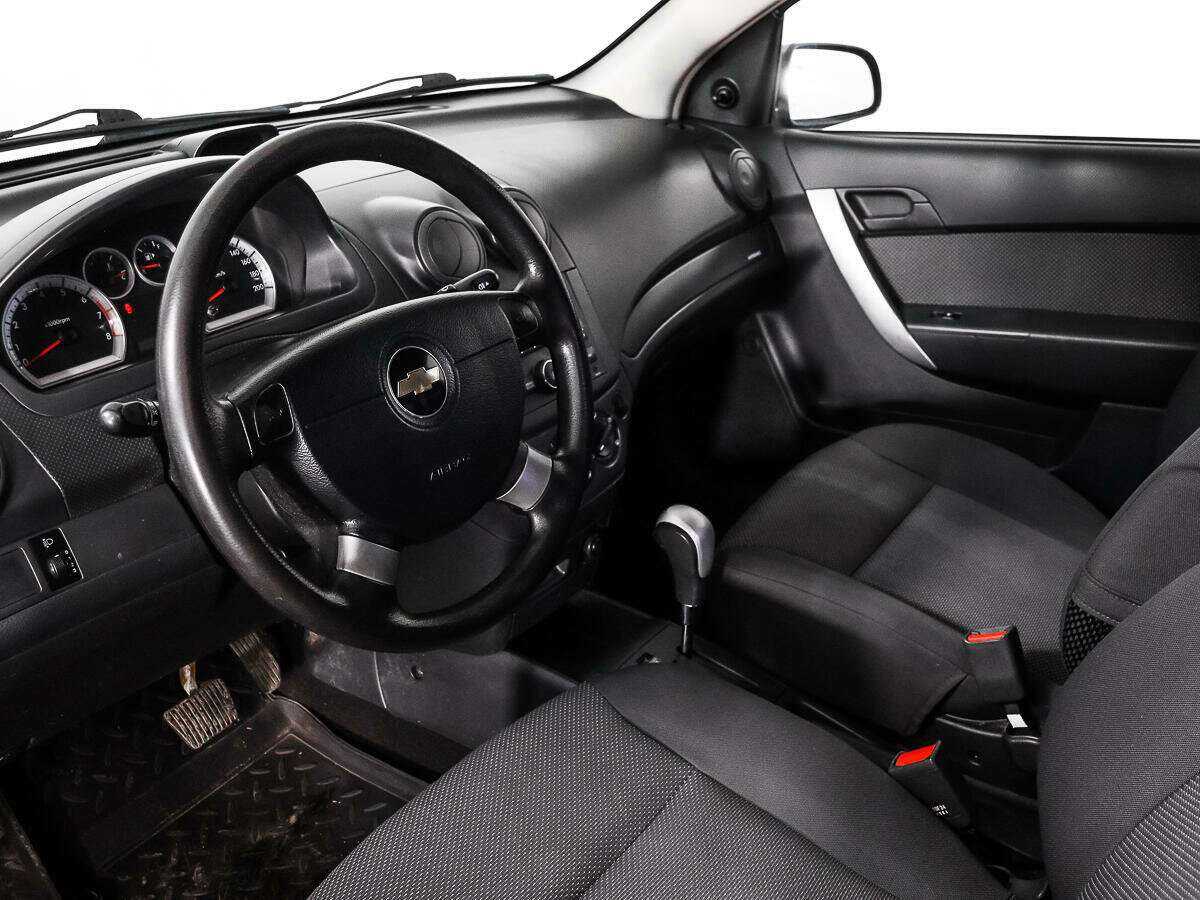 Купить Chevrolet Aveo с пробегом. Фото: #8
