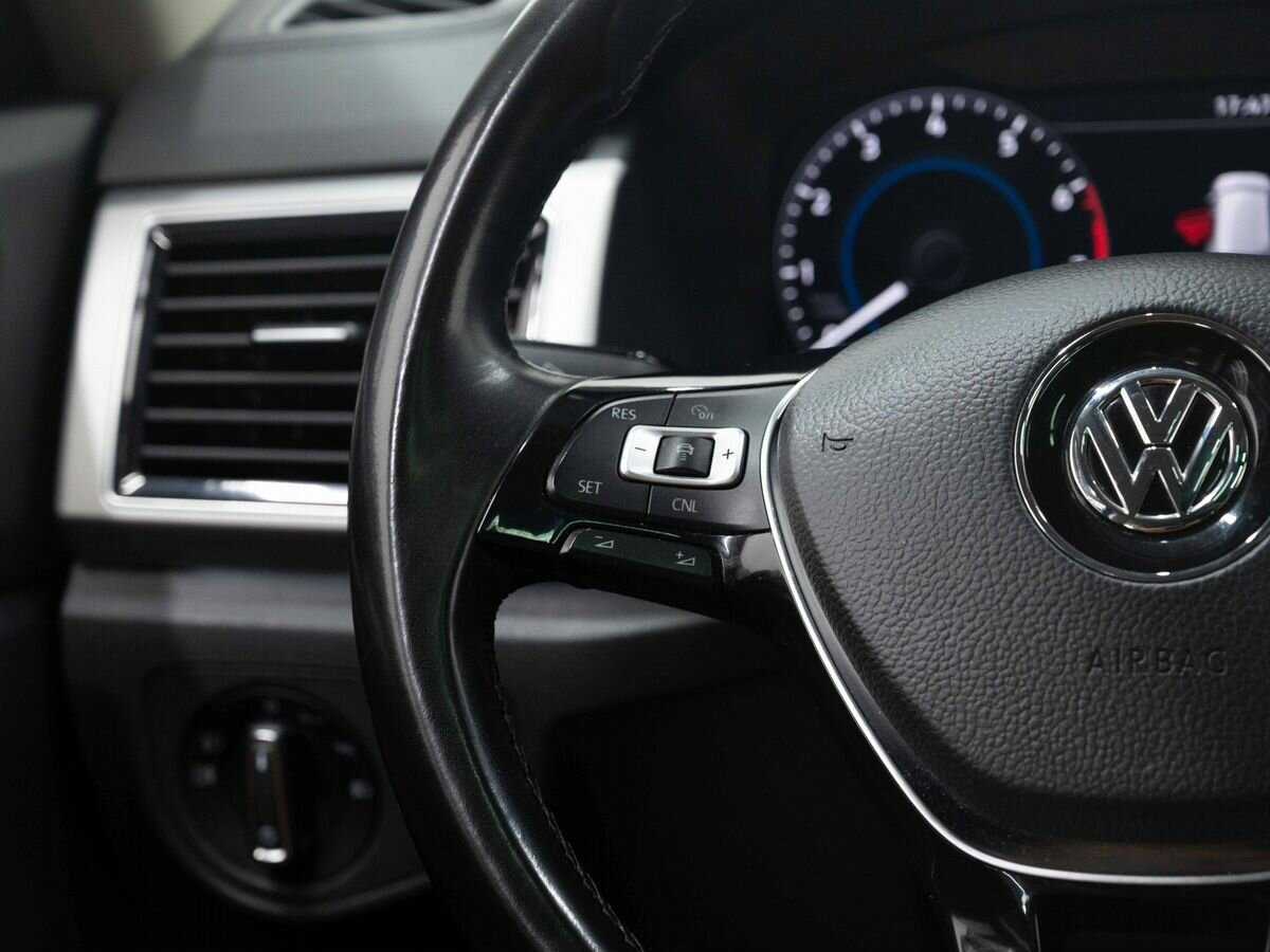 Купить Volkswagen Teramont с пробегом. Фото: #14