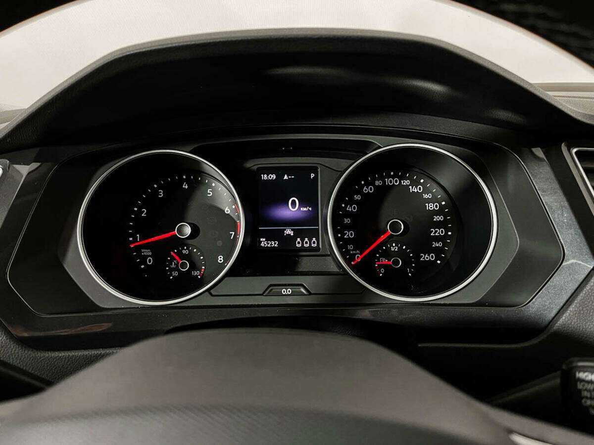 Купить Volkswagen Tiguan с пробегом. Фото: #8