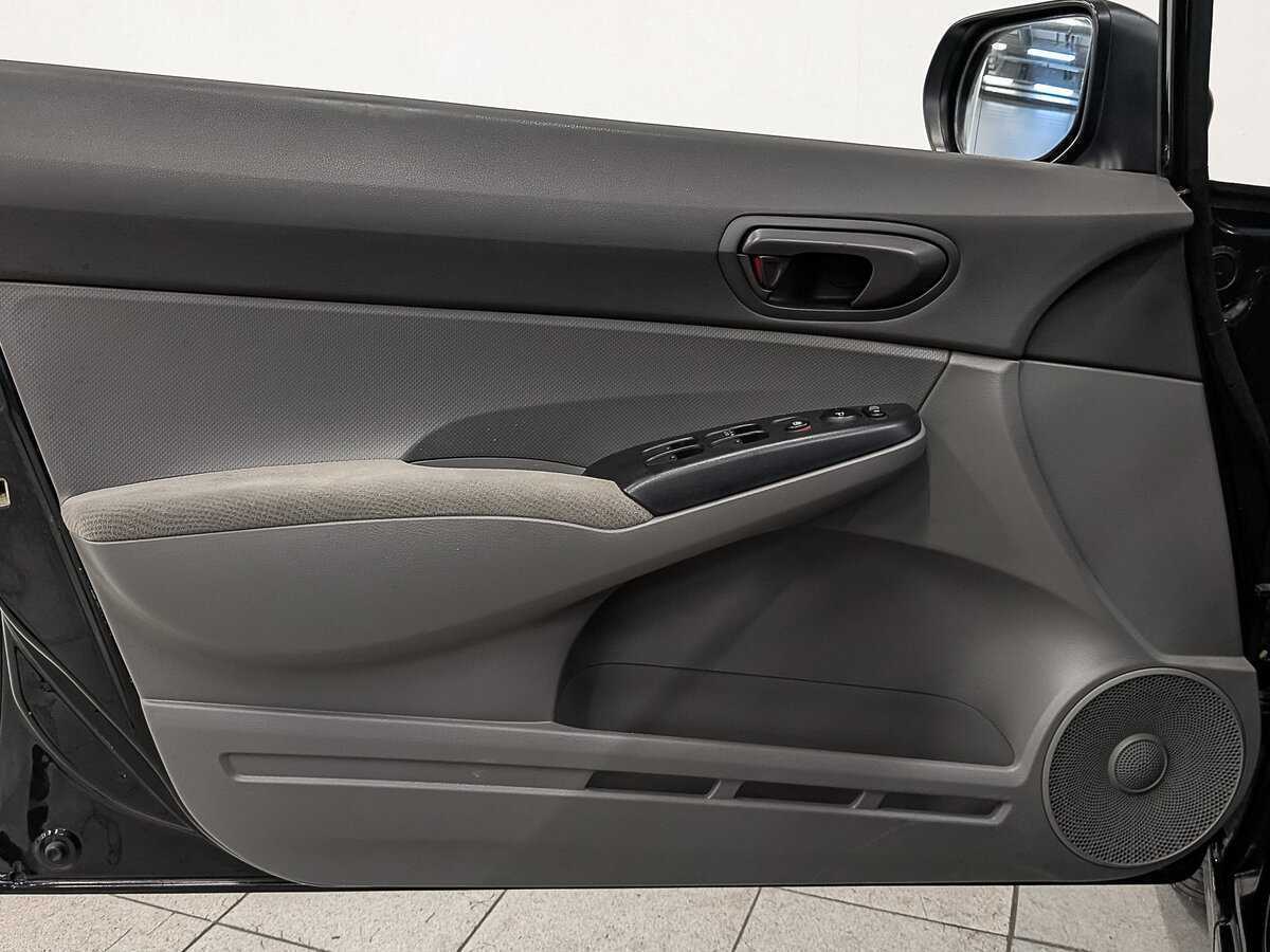 Купить Honda Civic с пробегом. Фото: #18